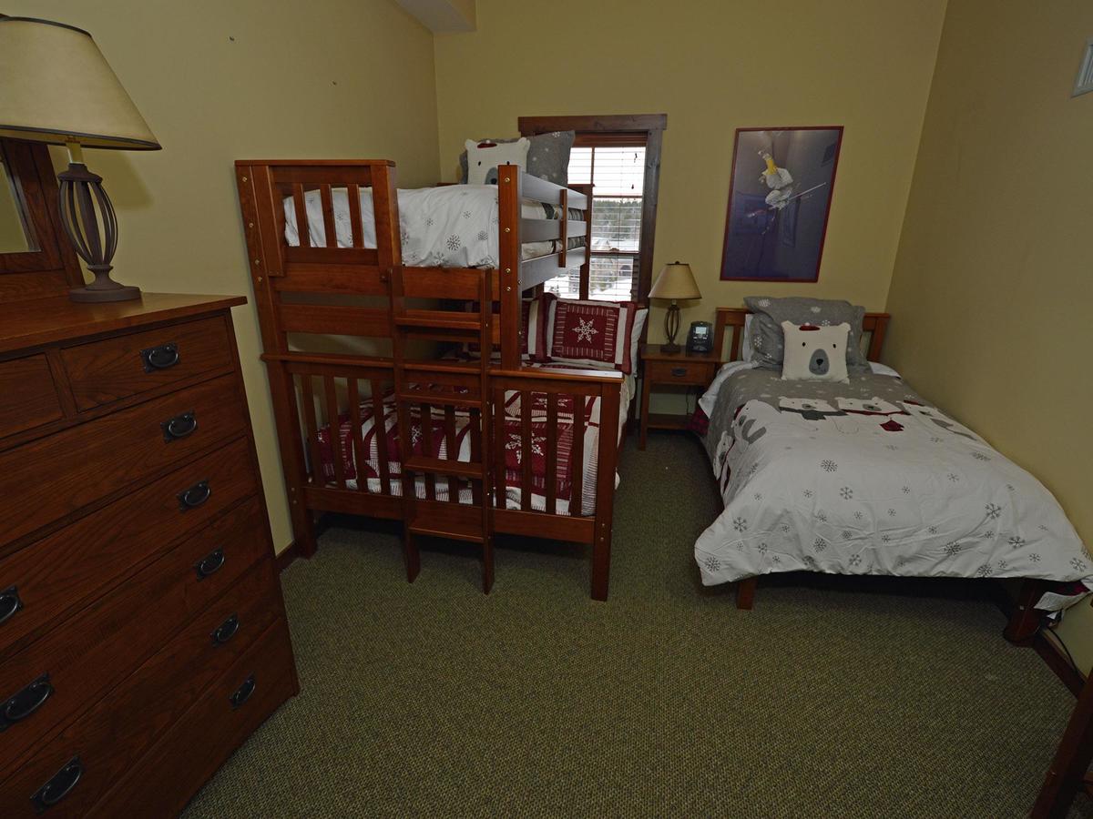 2 Br: Soaring Eagle 211 - thumb 5