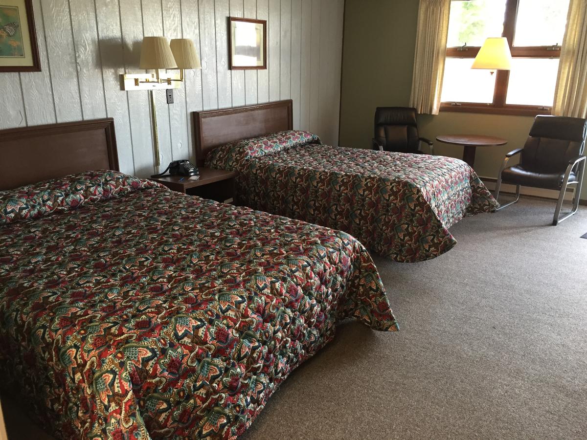 Colonial Hotel-Motel - thumb 0
