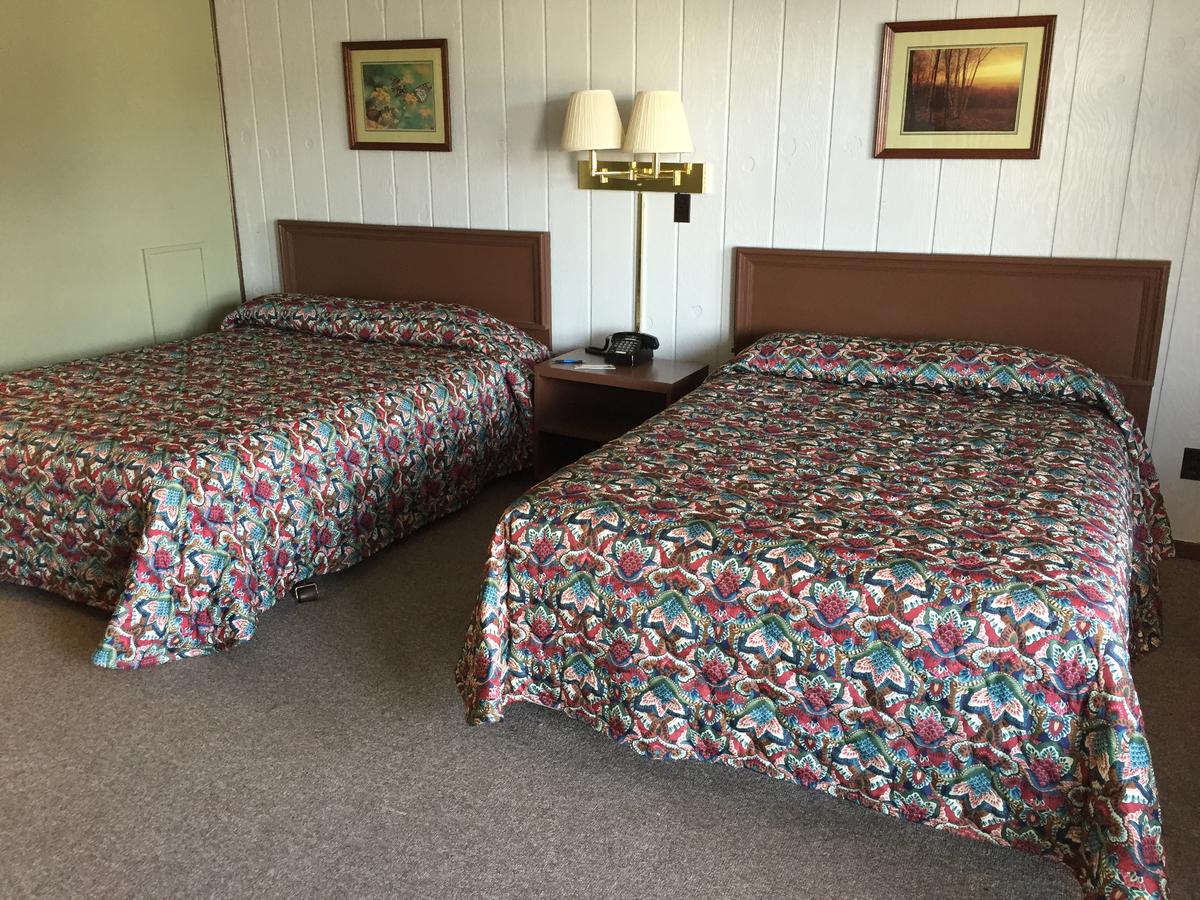 Colonial Hotel-Motel - thumb 2