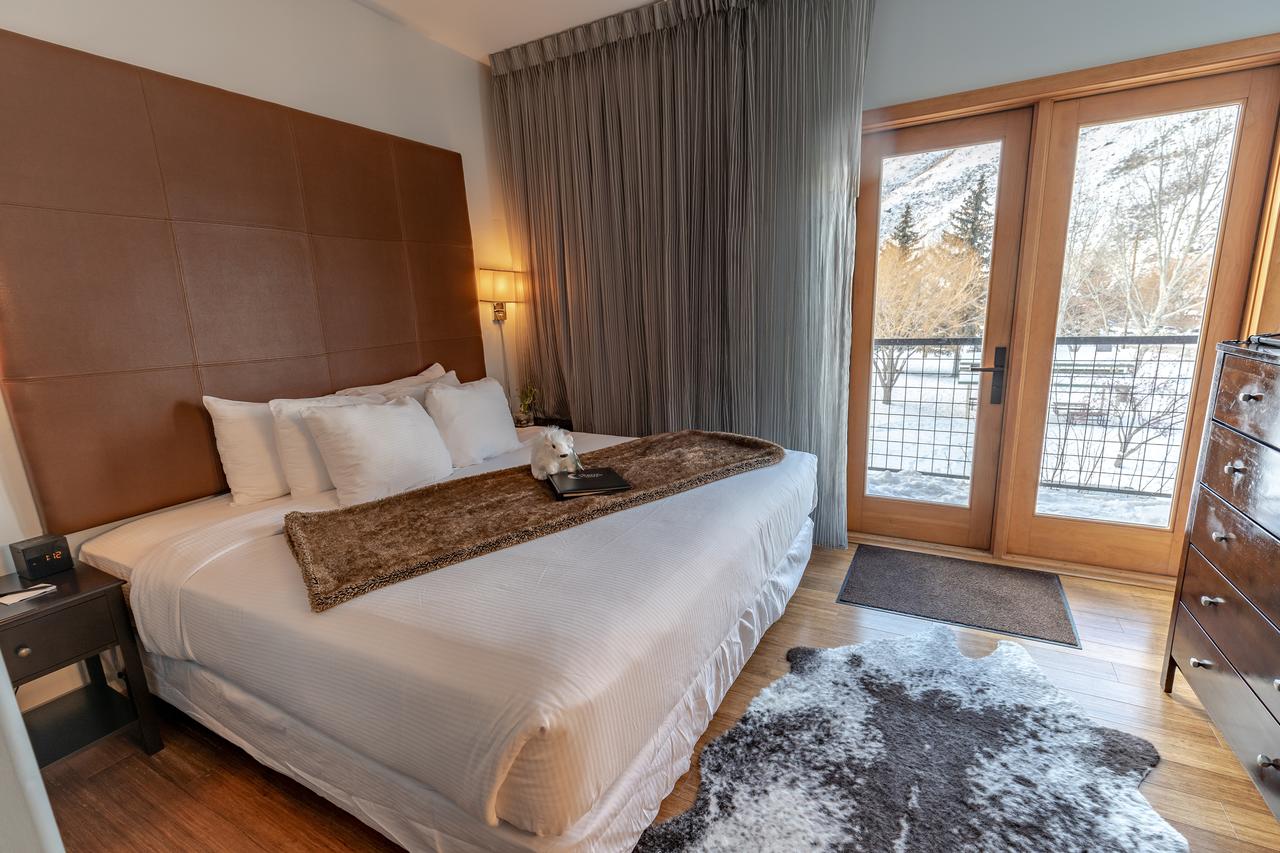 The White Buffalo Club - thumb 20