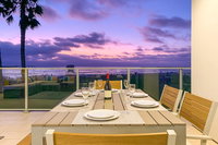 5115 04 - Ocean Beachfront Villa 4 Accommodation Rooms