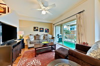 850 - Beauty and the Beach Four-Bedroom Apartment Accommodation Rooms