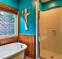 'Creekside Comfort' Burnsville Condo with Deck, Views - Accommodation Rooms