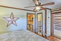 'Gruene Cabin' - Pet Friendly New Braunfels Studio Accommodation Rooms