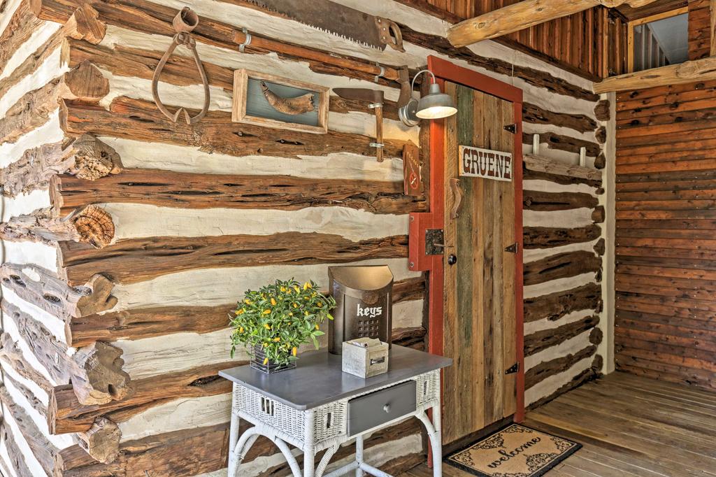 'Gruene Cabin' - Pet Friendly New Braunfels Studio - thumb 2
