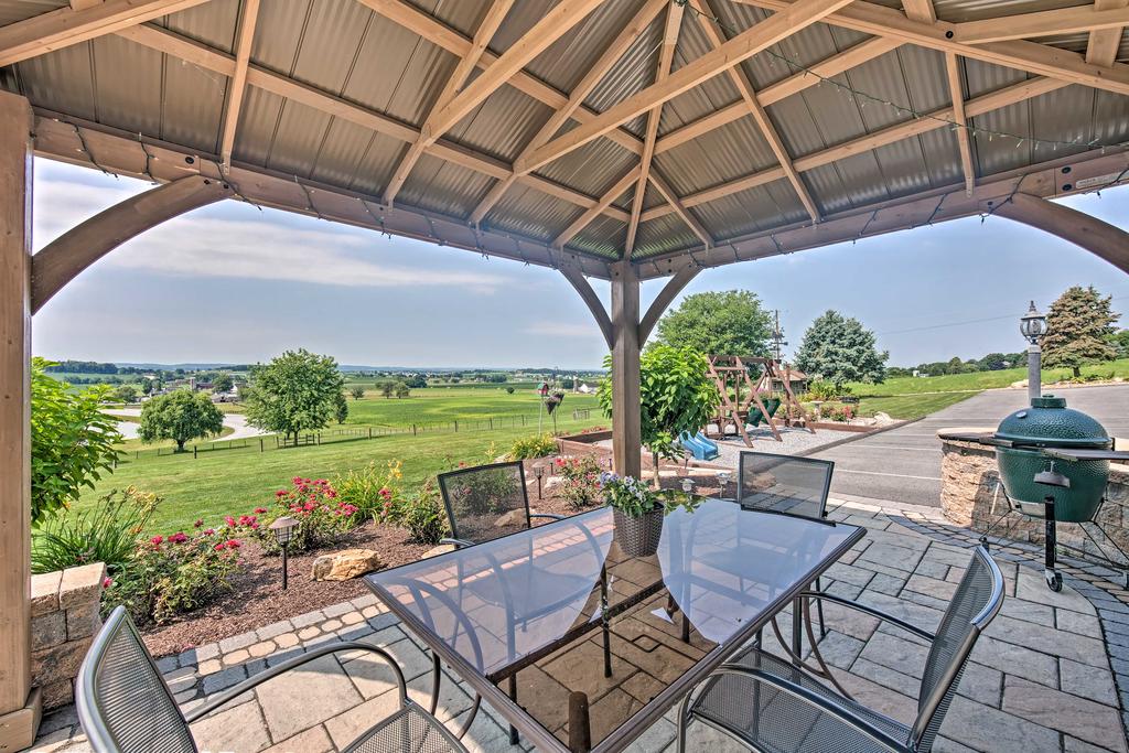 'Hilltop Scenic View Lodging' In New Holland! - thumb 1