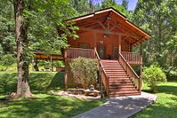 'Little Creek' Cabin with Quiet Sevierville Location Accommodation Rooms