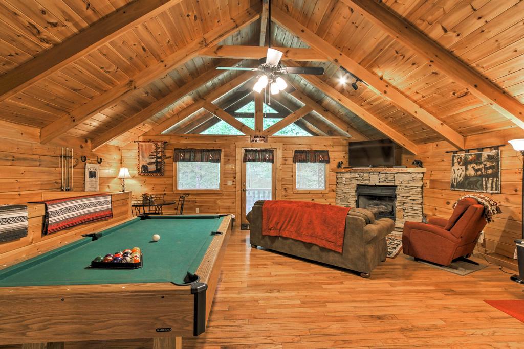 'Mountain Dream Cabin' With Hot Tub, 7Mi To Gatlinburg - thumb 2