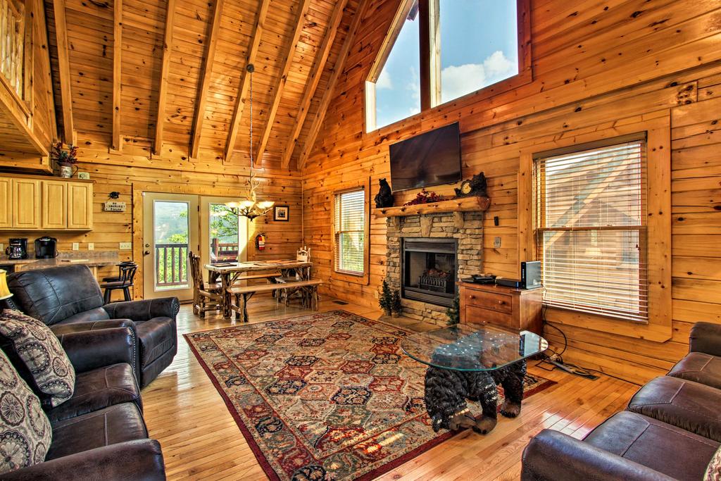 'Mountain Paws Retreat' With Hot Tub In Pigeon Forge! - thumb 3