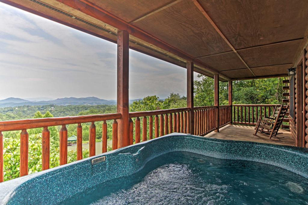 'Peak-a-Boo Pines' 2 Mi To Pigeon Forge Pkwy! - thumb 0