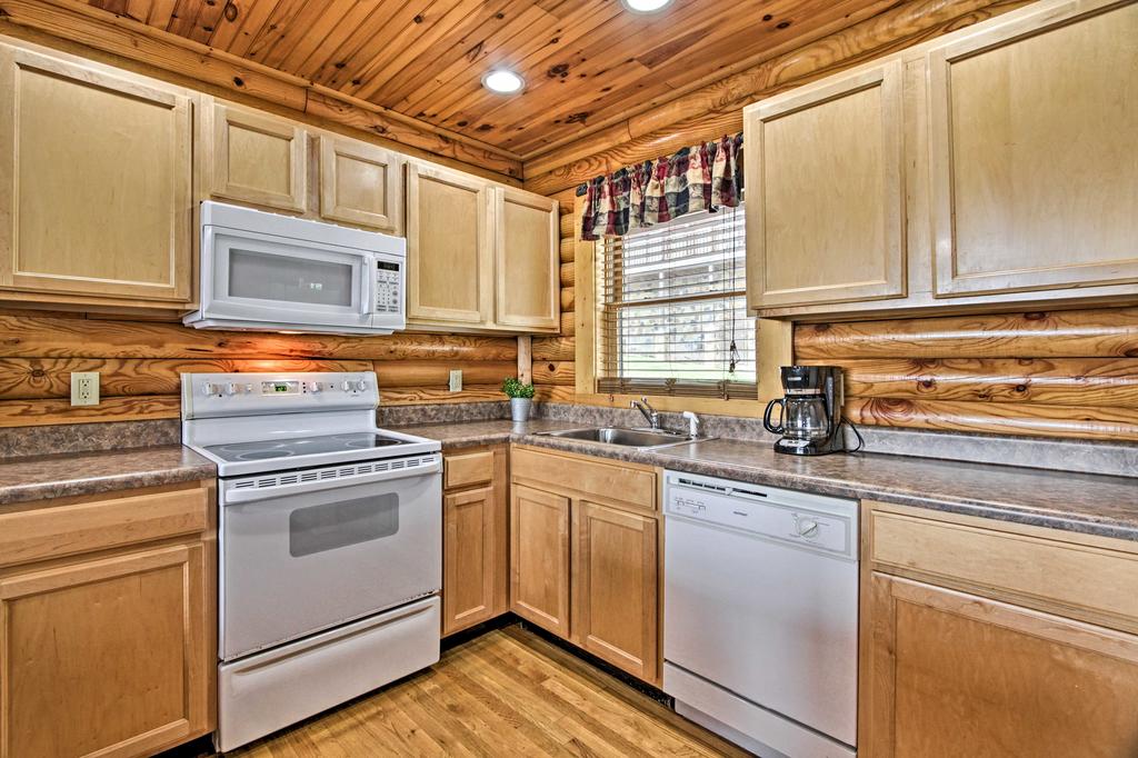 'Peak-a-Boo Pines' 2 Mi To Pigeon Forge Pkwy! - thumb 2