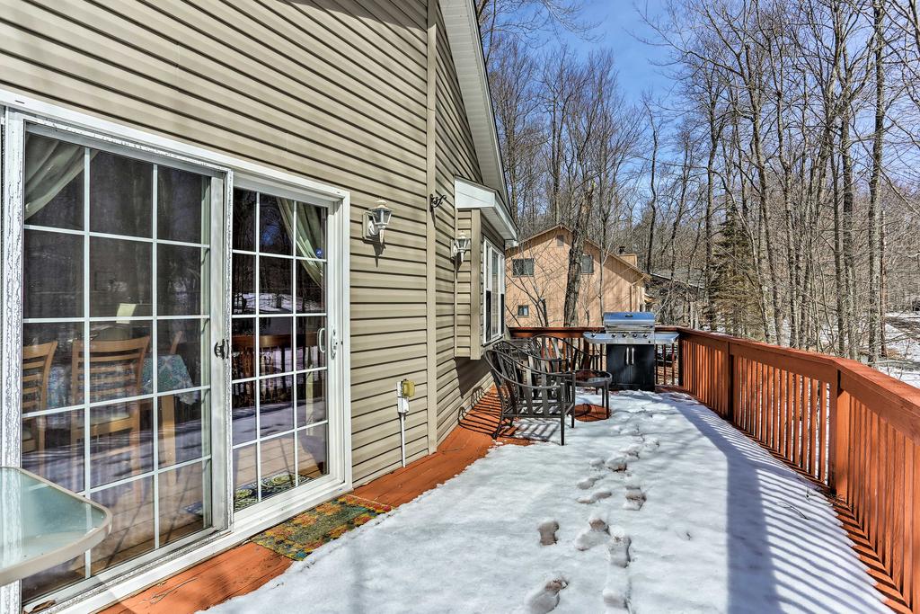 'Pocono Zen' - Arrowhead Lake Home - Walk To Pool! - thumb 3