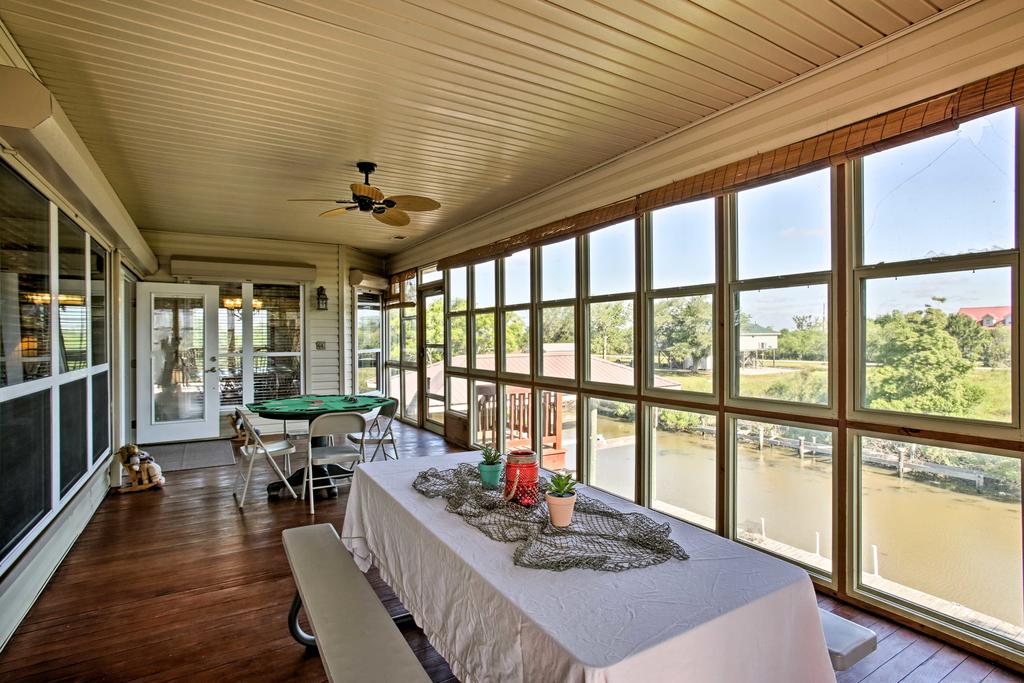 'Reelin & Dealin' New Orleans Waterfront Home - thumb 1
