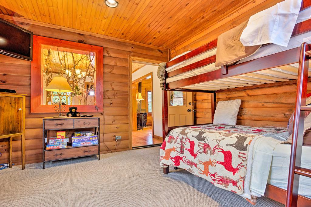 'The Bear's Den' Near Sugar Mtn & Beech Mtn! - thumb 2