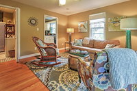 'The Peachtree Cottage' with Hot Tub in New Buffalo Accommodation Rooms