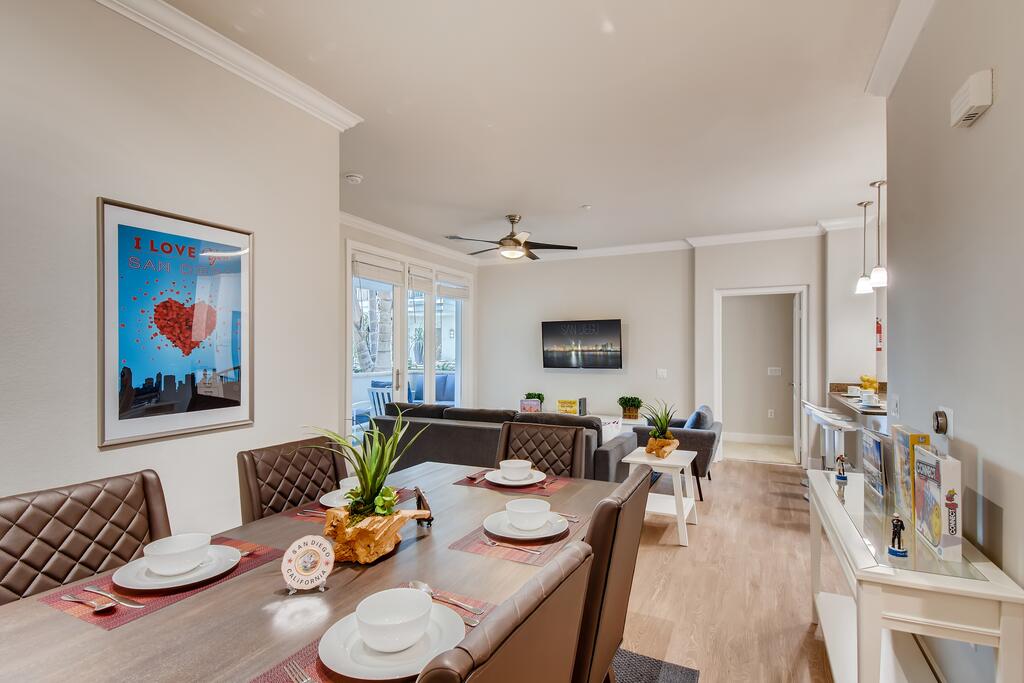 (70% Off) - San Diego Top Location Work Or Fun 2BR/2.5 Bath - Pool, Gym, & Free Parking (FV10) - thumb 0