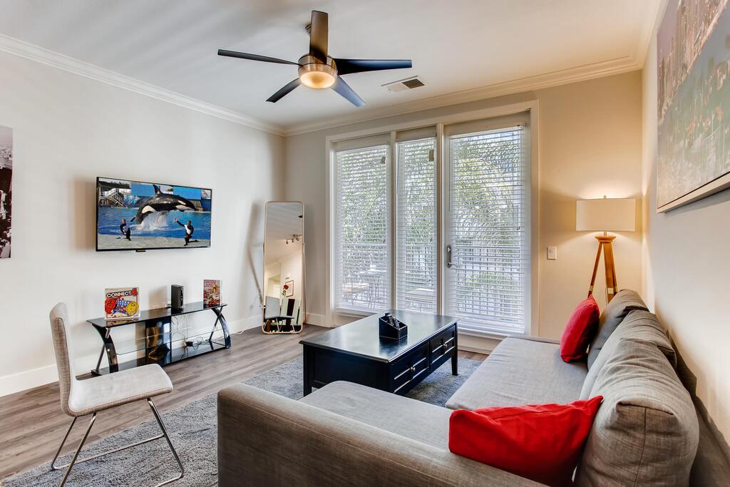 (75% Off) - March/April - Amazing Pet Friendly San Diego 2BR/2BATH -Free Parking! (FV6) - thumb 2