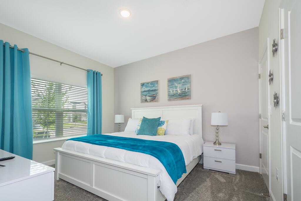 (CM464) Champions Gate Home 4/3 Private Pool & Free Waterpark - thumb 3
