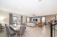 FU2869 Storey Lake Home 7/5 Private Pool with Spa  Free Waterpark Accommodation Rooms