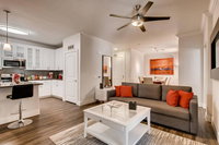 FV2 2BR/2.5 Bath with Pool Gym Parking  More Across From Mall  5 miles To Downtown Accommodation Rooms