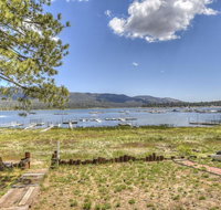 012 Lakefront Chalet Home - Accommodation Rooms
