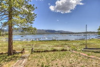 012 Lakefront Chalet Home Accommodation Rooms