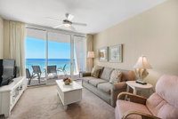 0506 -1B/2 Bath With Bonus Room. Master Bedroom  Living Room Face the Gulf Accommodation Rooms