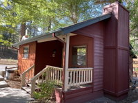 1 Bedroom Cabin with Kitchen  Fireplace at Cozy Hollow 8 Accommodation Rooms