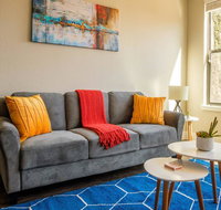 1 BR Apt Near Convention Center by Frontdesk - Accommodation Rooms