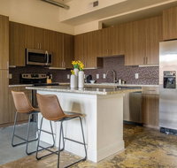 1 BR Apt with Gameroom by Frontdesk - Accommodation Rooms