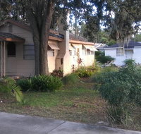 1 Cozy Bungalow and 1 Cozy Efficiency Cottage in Titusville - Accommodation Rooms