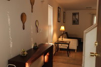 10 Min to Airport Entire 2-Story House Memory Foam Mattresses Free Parking WiFi Accommodation Rooms