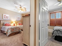 101W   Spacious 3BR/3BA corner condo with Gulf views Accommodation Rooms