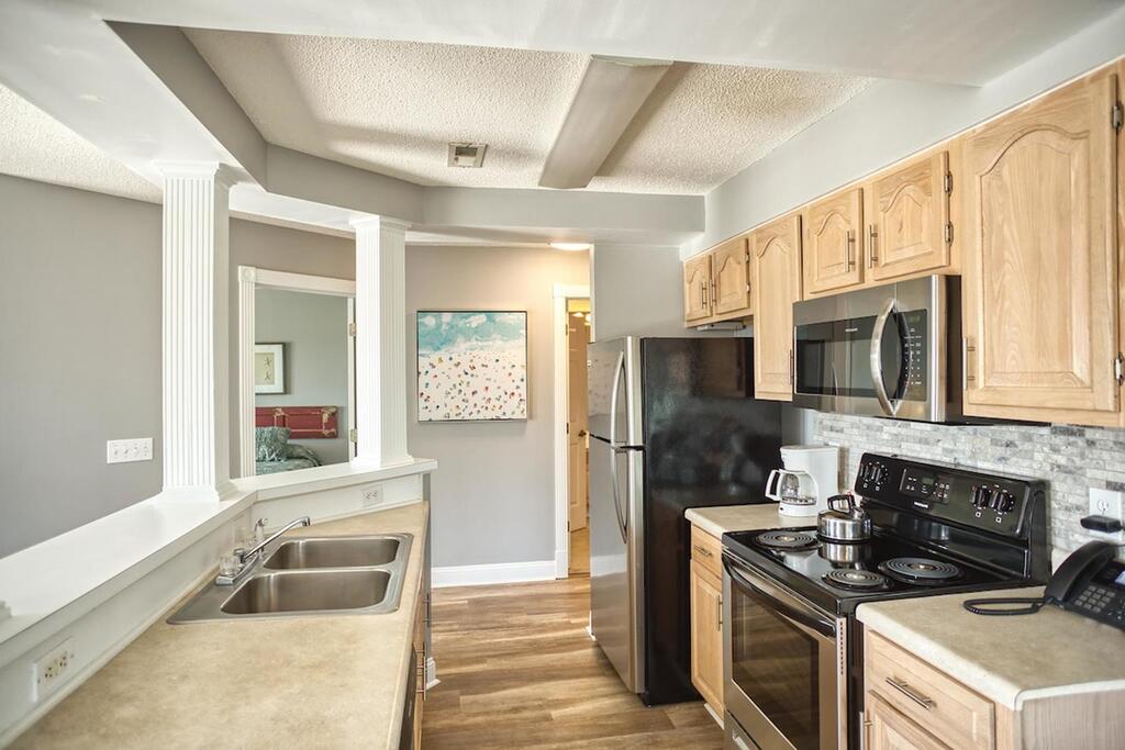 109M Condo - thumb 1