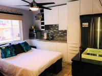 110-SURFERSHIDE Accommodation Rooms