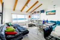 120-OCEANFRONT Penthouse 5 Accommodation Rooms