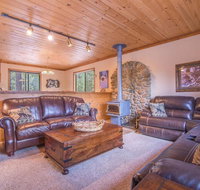 12050 Viking Way  Classic 3 BR / 2 BA Near Tahoe Donner Ski Area - Accommodation Rooms