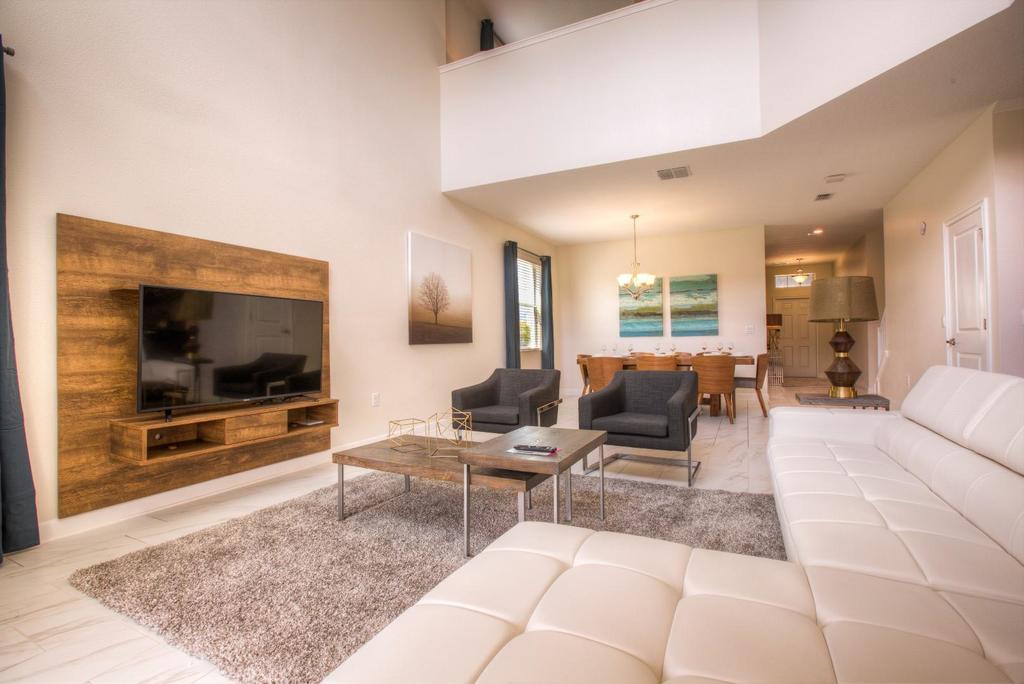 1612 Moon Valley Drive - thumb 1