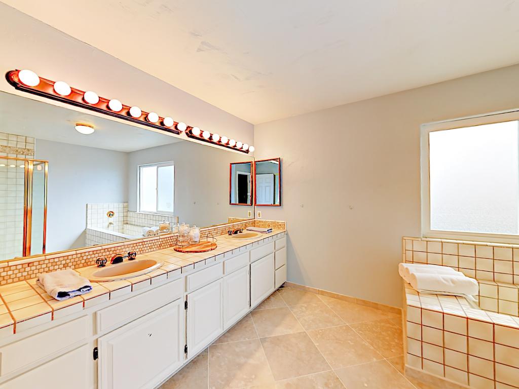 2311 Victoria Avenue Home - thumb 1