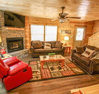 270 Black Bear Retreat Cabin - Accommodation Rooms