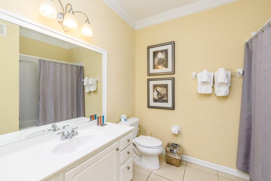 3 Bed 2 Bath Premium Lakeview L 1010 Condo - thumb 1
