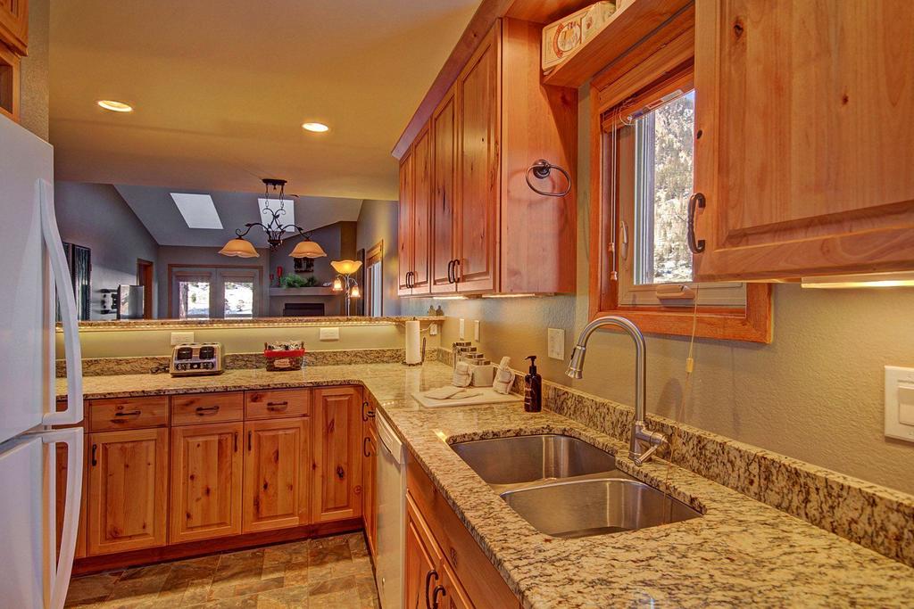 315 Woodbridge Condo - thumb 0