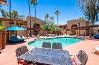 34B- Modern studio condo heated pool and dog park Accommodation Rooms