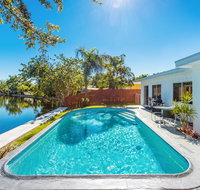 3658 NW 18th Ave Home - Accommodation Rooms