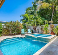3b Allure w/Heated Pool  Jacuzzi 5min to Beach - Accommodation Rooms