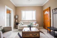 3bd Little Italy Cottage A Location Accommodation Rooms