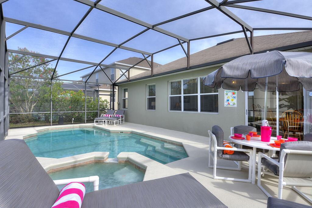 4 Bed Luxury At Legacy Park: Pool, Spa, Games Room - thumb 2