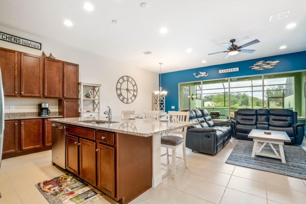 4 Bed Splash Pool Townhome Great Location Townhouse - thumb 1