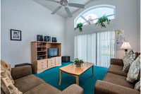 4 Bedroom 3 Bath Pool Home in Westridge Accommodation Rooms