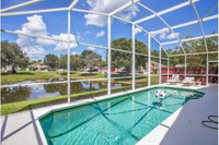 4 Bedroom Disney Area Pool Home with Lake View Accommodation Rooms